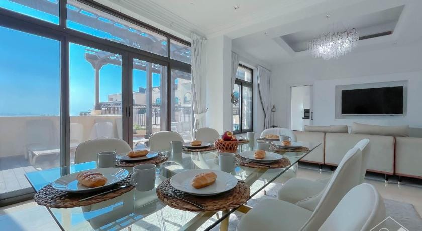 Fairmont Luxury Penthouse Private gym & pool Apartment in Dubai