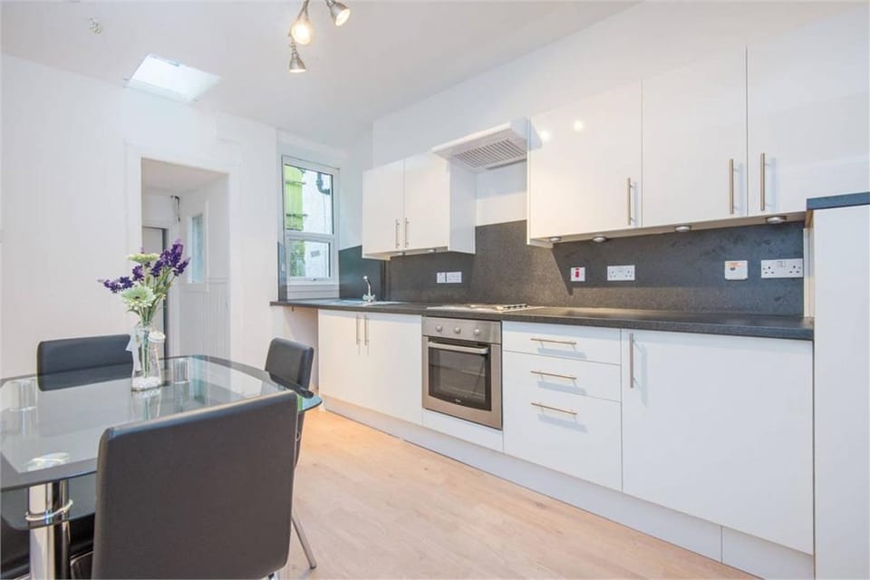 Beautiful 2 Bed Serviced Apartment in Dunbar Apartment in Scotland