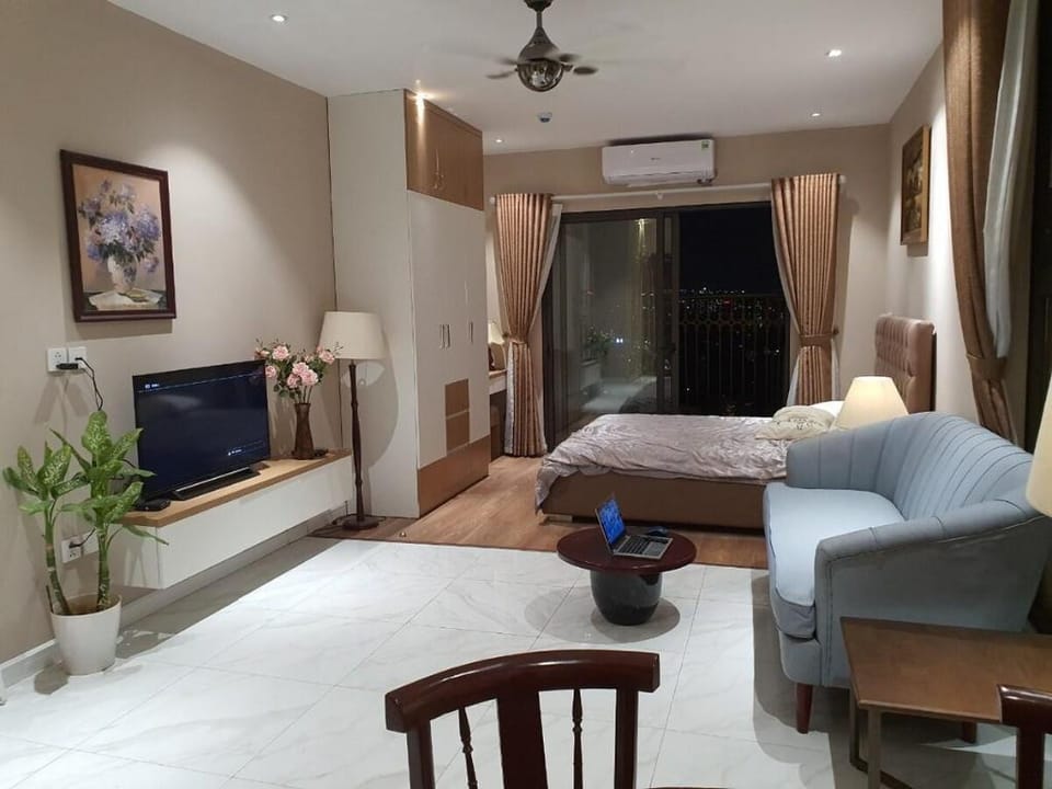 Luxury apartment, West Lake view, city view Vacation rental in Laos