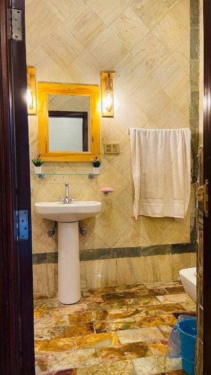 Deluxe Suite - 2 Bed Service Apartment, Murree Apartment in Punjab