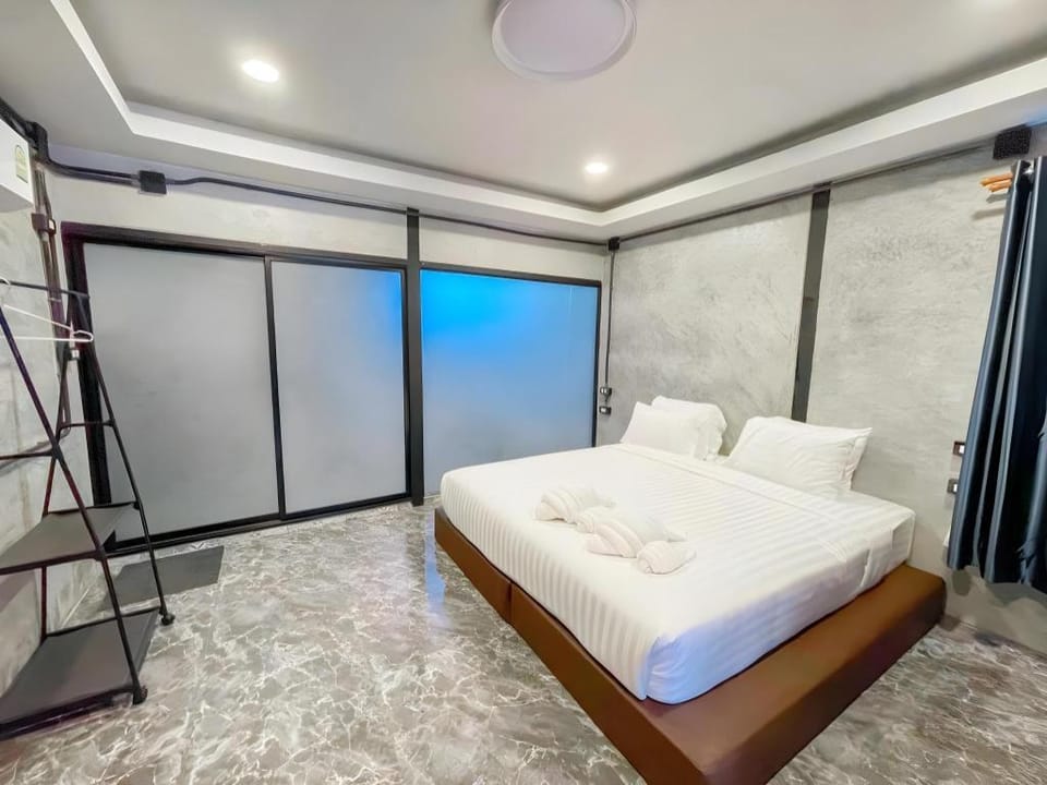 Cafe and Thammachart Resort at Nakhon Phanom Resort in Laos