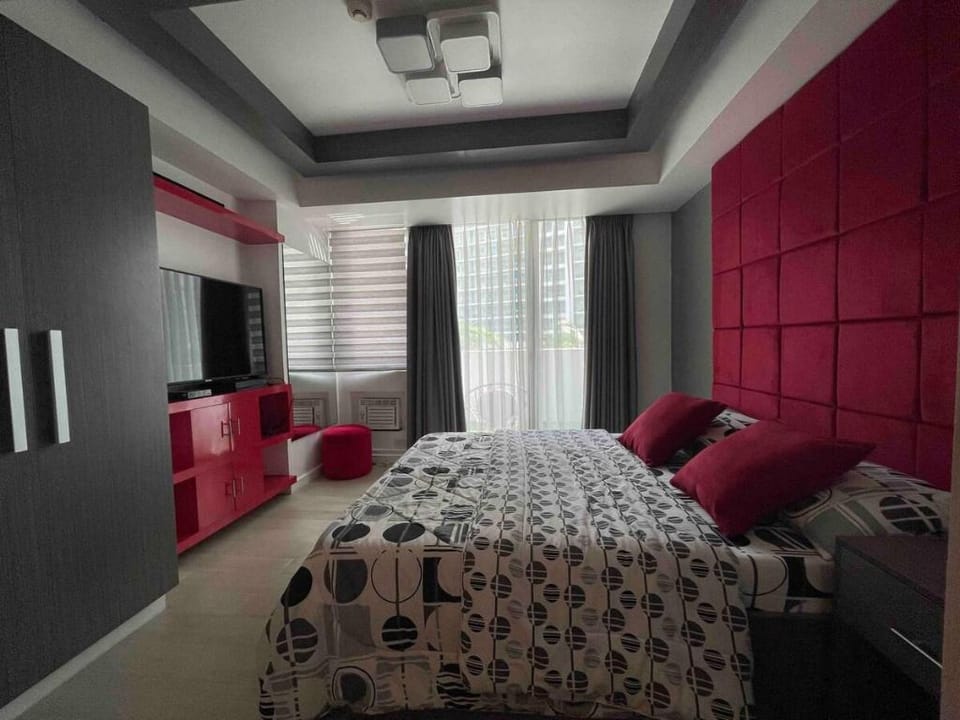 Fully Furnished Cozy Apartment in Azure Resort Vacation rental in Paranaque