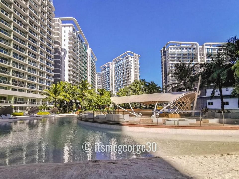 Fully Furnished Cozy Apartment in Azure Resort Vacation rental in Paranaque