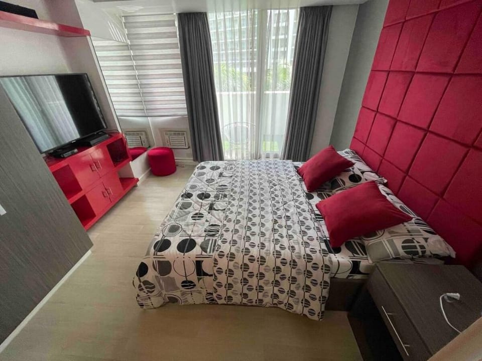 Fully Furnished Cozy Apartment in Azure Resort Vacation rental in Paranaque