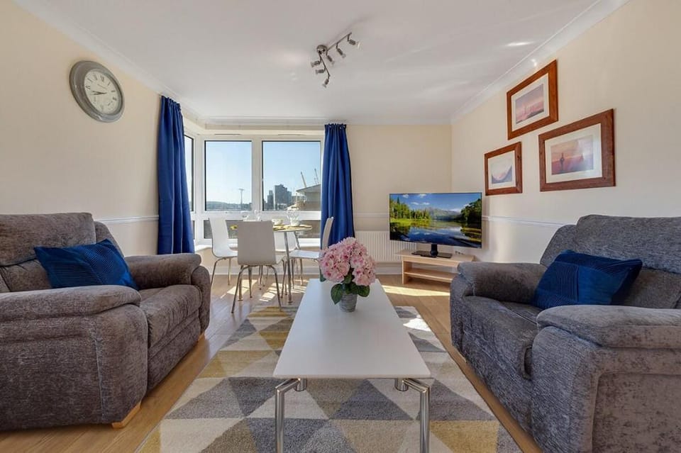 Flourish Apartment - Constant Court - Canary Wharf Apartment in London