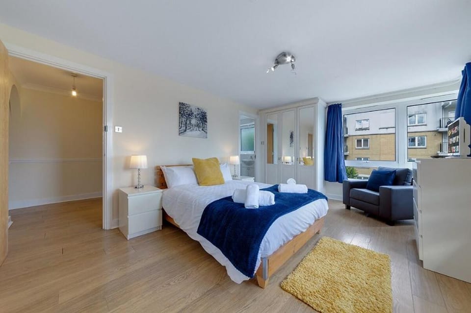 Flourish Apartment - Constant Court - Canary Wharf Apartment in London