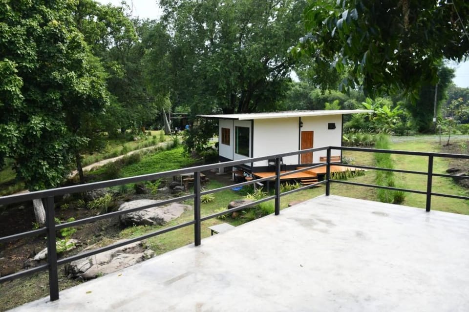 Lone Wolf  บ้านพัก โลนวูฟ Vacation rental in Laos