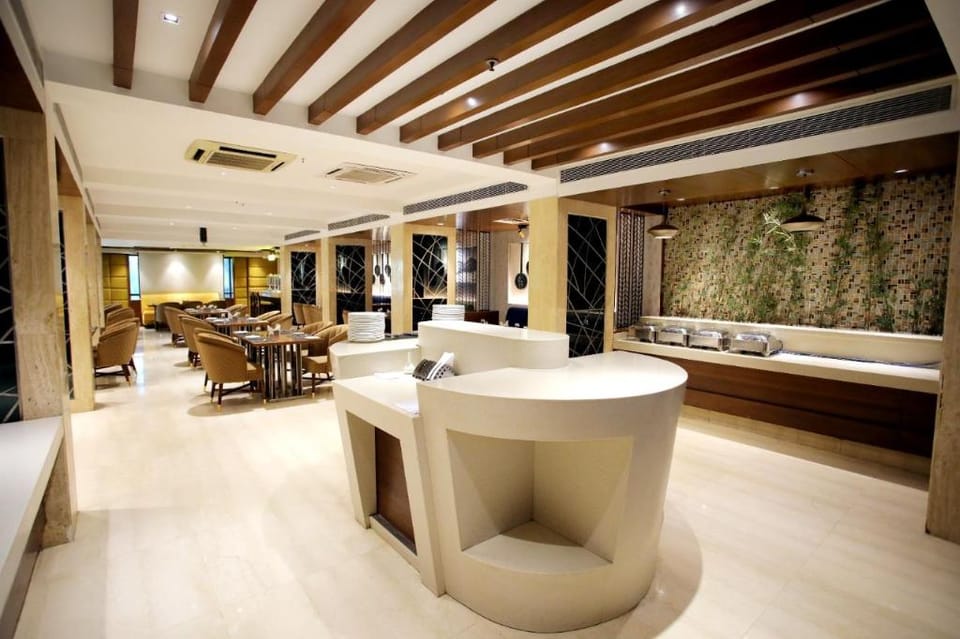 Bellmont Hotel @ Botanical Garden Metro Station Hotel in Noida