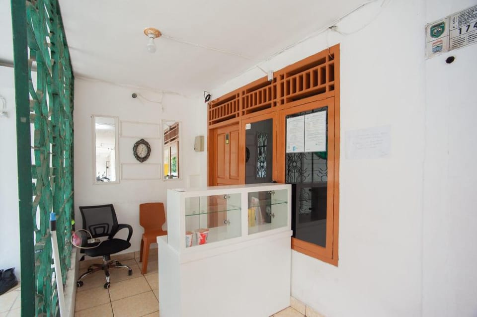 RedDoorz @ Jalan Wayhitam Palembang Hotel in Indonesia