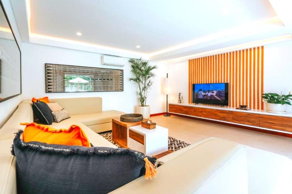 Amazing 4 BR Private Pool Villa at Seminyak #PZ10 Villa in North Kuta