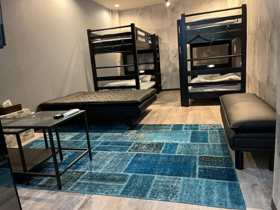 HACOCO 東京の山小屋  渋谷・吉祥寺 直通「高井戸」駅 徒歩５分 ワンフロアタイプホテル Apartment in Japan