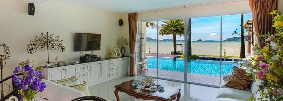 Beachfront Private 9BR Villa in Rawai - VVPHU23.6 Villa in Rawai