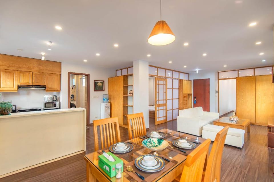 Warming 02 Bedrooms apt in LL str ~ near Lotte Apartment in Hanoi