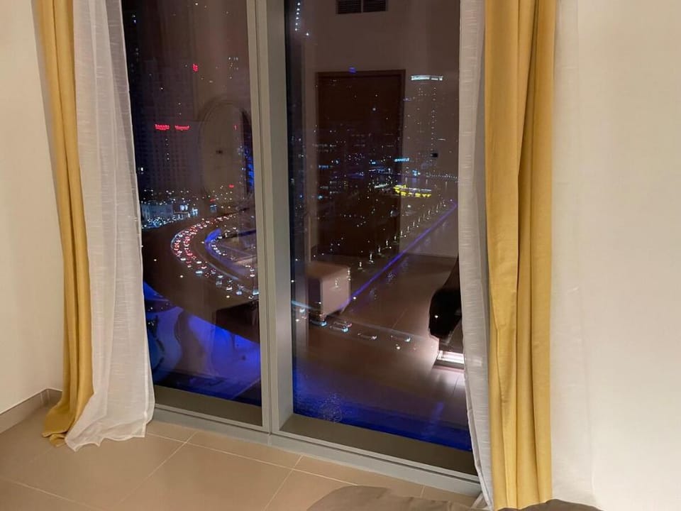 Luxurious 2BHK in Marina next to bluewater & beach Vacation rental in Dubai