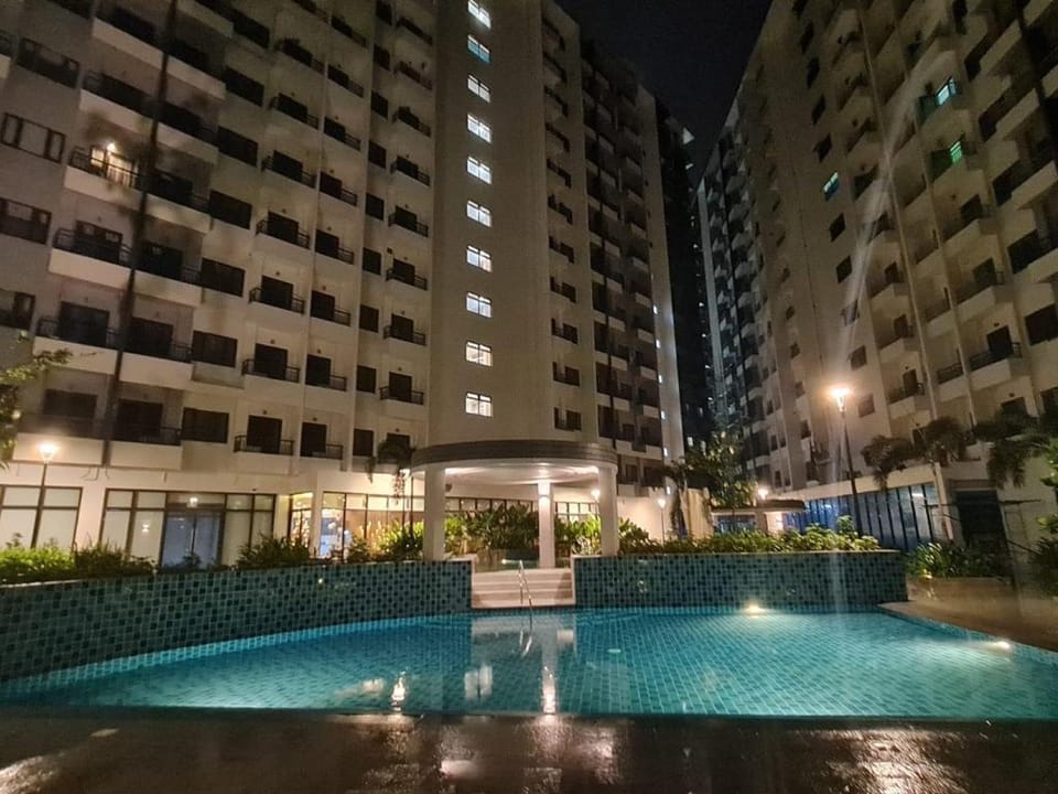 Perfect for Weekdays and Weekend  Getaways  Apartment in Paranaque