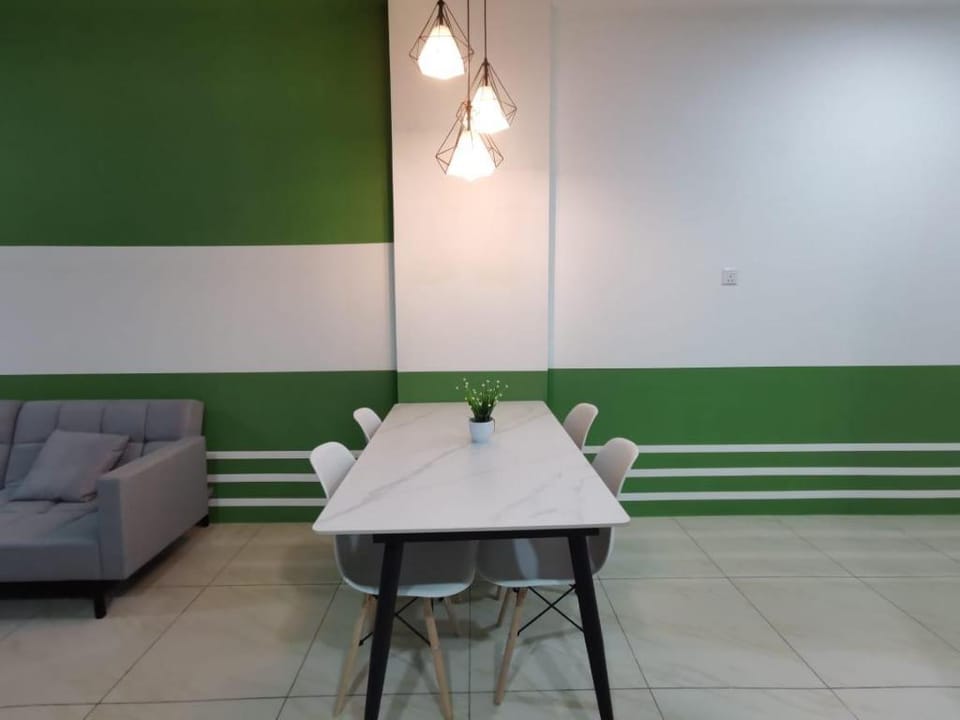 Emerald Suite _ IGVC @ ITCC Manhattan Suites Apartment in Kota Kinabalu