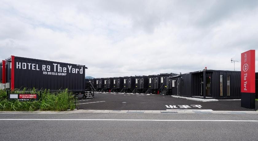 HOTEL R9 The Yard Koka Hotel in Koka