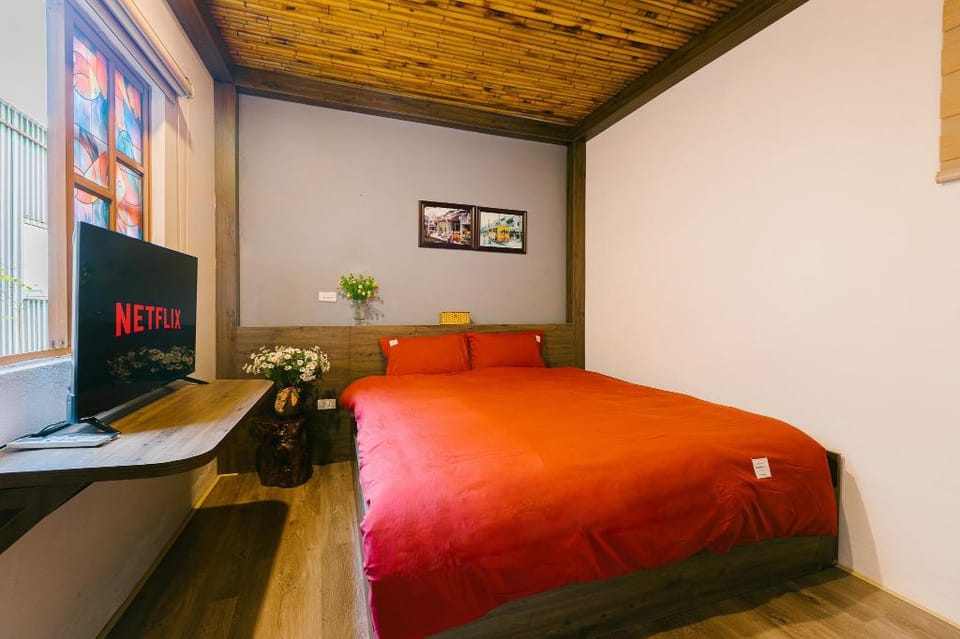 SUPER LOCATION/3BR/20M TO LAKE/ NIGHTMARKET Vacation rental in Hanoi