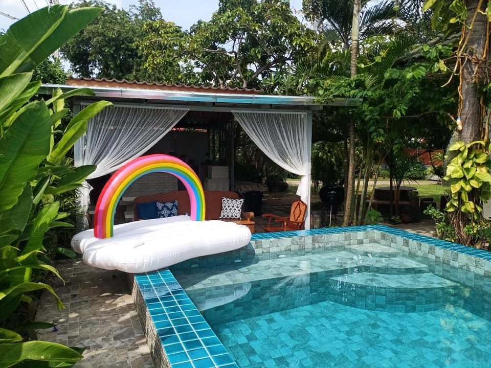 Sweet Floresta Pool Villa Vacation rental in Chon Buri Changwat
