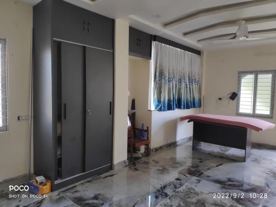 Adorable Guest Room at Nayeemnagar, Hanamkonda. Vacation rental in Telangana