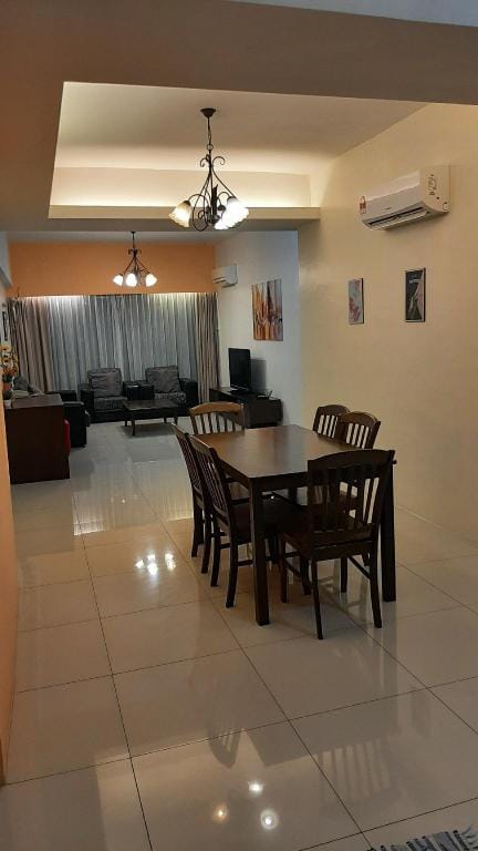 Vacation HomeStay@KintaRiverfront Ipoh city Apartment in Ipoh