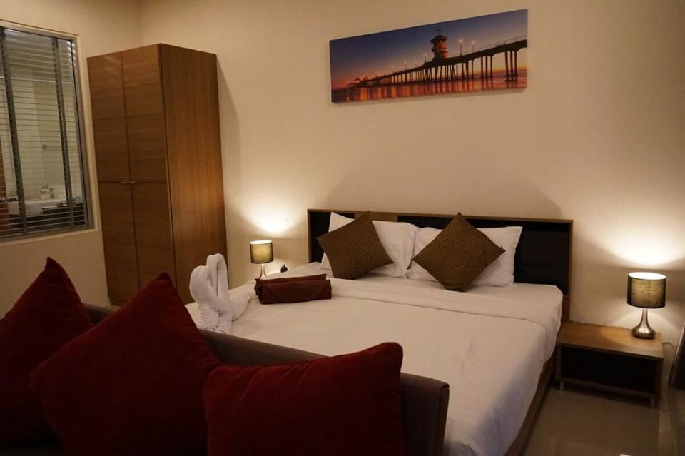 Chic Condo by Bcare - RedRose Apartment in Phuket