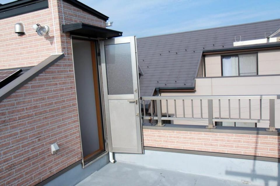 Natural Hot Spring Nearby! Within Walking Distance to Tokyo Area! 5LDK Accommodates Up to 17 People! Vacation rental in Saitama Prefecture