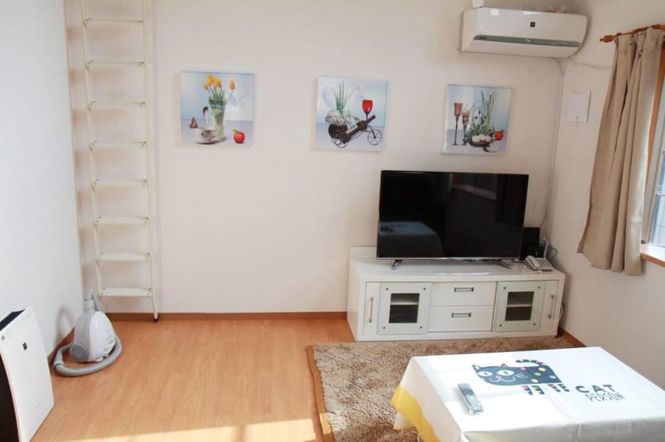 Natural Hot Spring Nearby! Within Walking Distance to Tokyo Area! 5LDK Accommodates Up to 17 People! Vacation rental in Saitama Prefecture