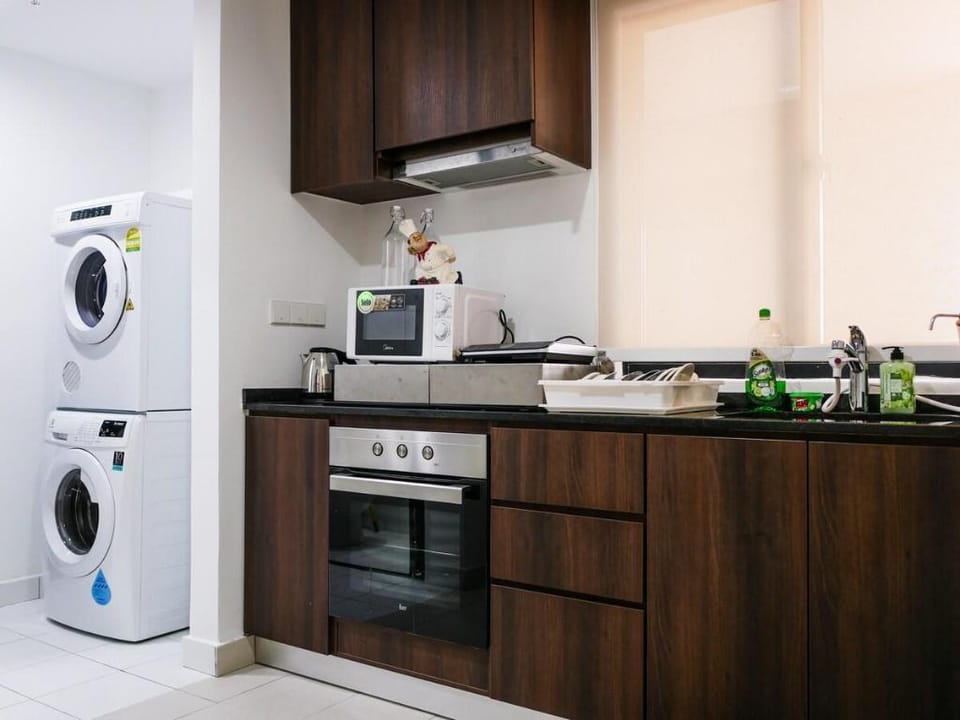SkyView Sunrise 3BR Condo near Gurney 3-10pax Vacation rental in Tanjung Bungah