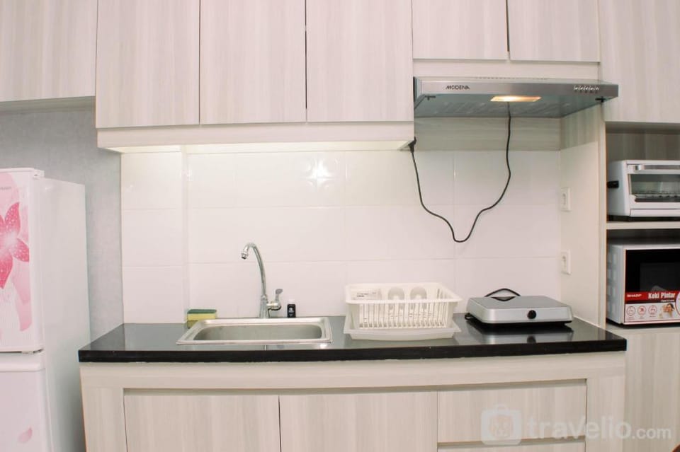 Big and Cozy Studio at Azalea Suites By Travelio Apartment in West Java