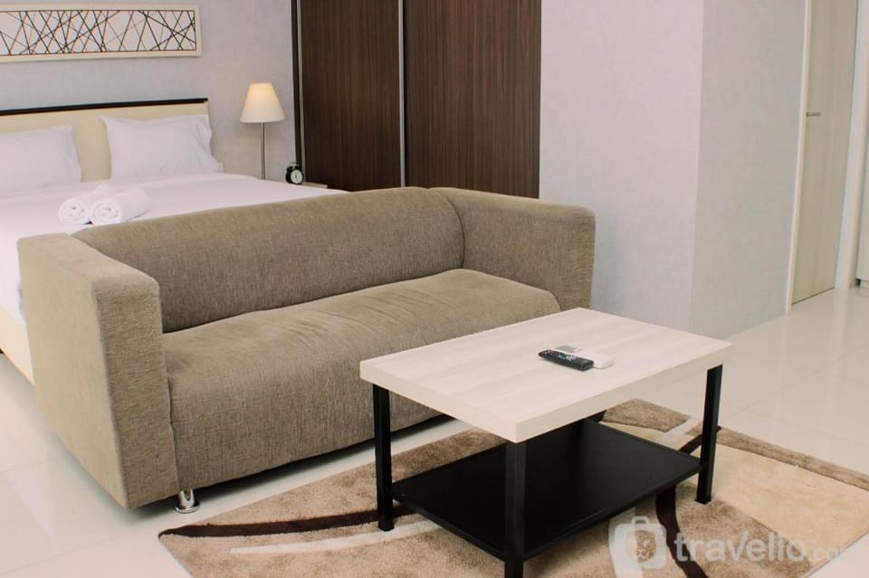 Big and Cozy Studio at Azalea Suites By Travelio Apartment in West Java