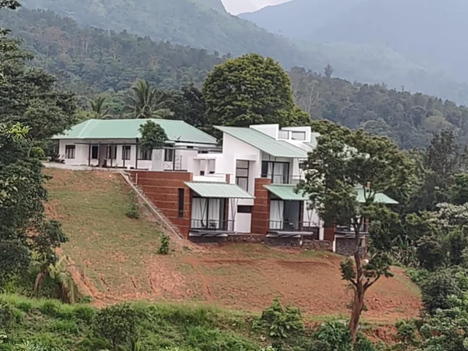 Exotic mountain view...   Feel the nature,  Villa in Kerala
