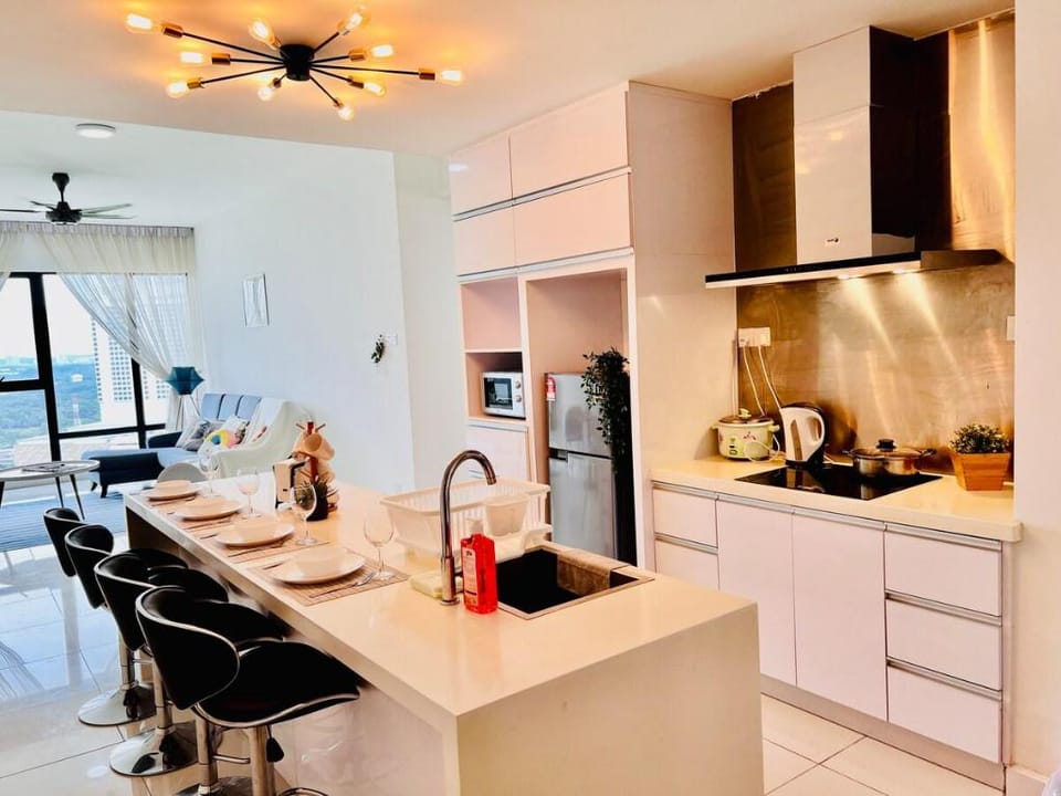 Executive Suites 2+1BRoom@JB Mosaic Midvalley6-12pax Apartment in Johor Bahru