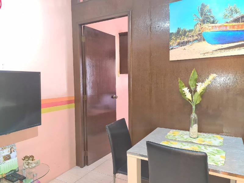 Affordable Staycation in Valley Golf Apartment in Antipolo