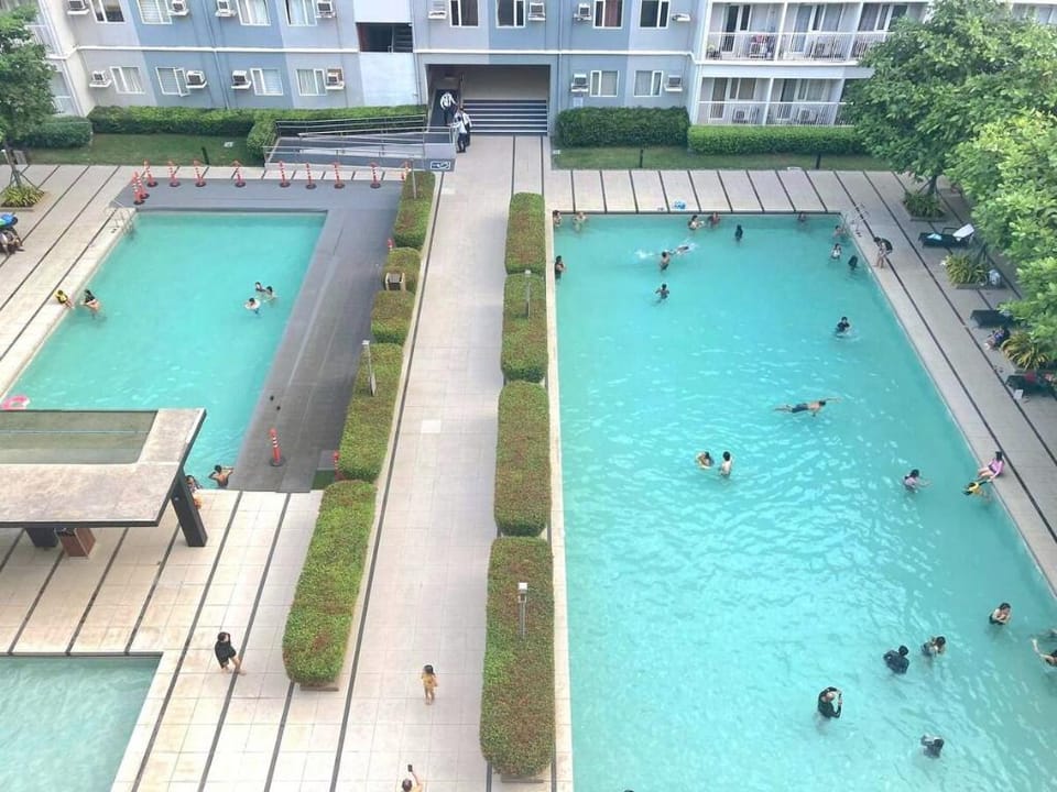 B&Z Trees Residences Staycation 2BR with Pool View Vacation rental in Quezon City