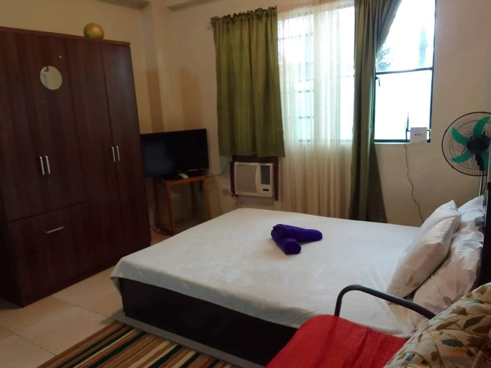 Affordable  Transient in Valley Golf Apartment in Antipolo