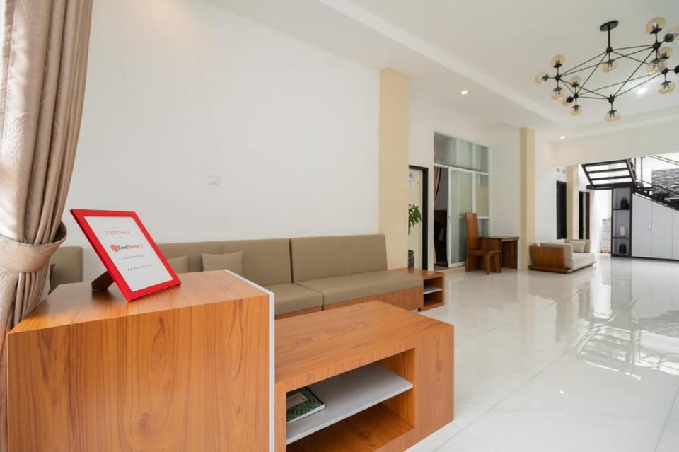RedDoorz Syariah @ Jalan Andalas Padang Hotel in Padang