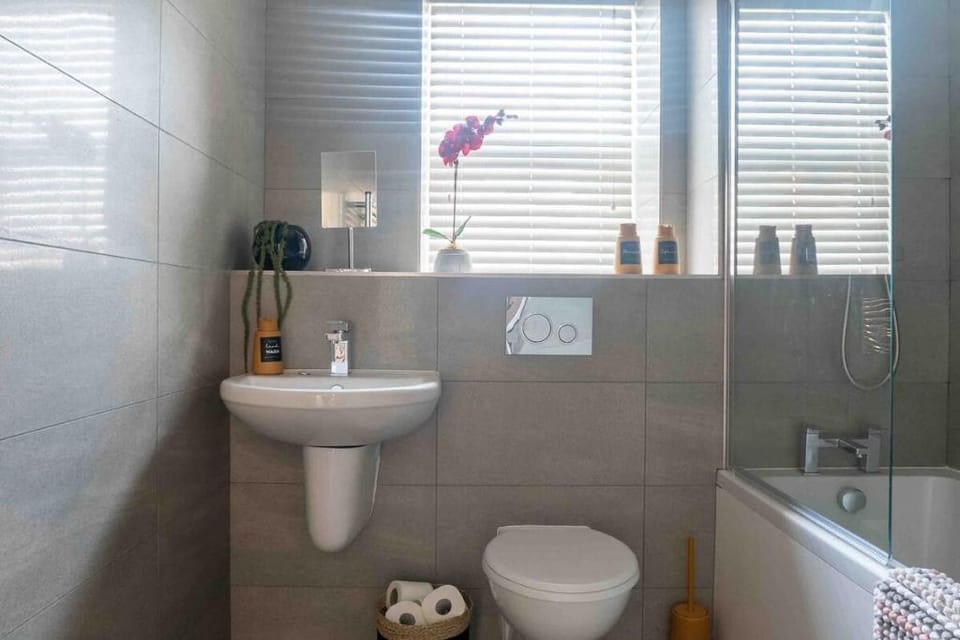 Stylish 2 Bed Flat 5 min from Leeds City Centre Apartment in Leeds
