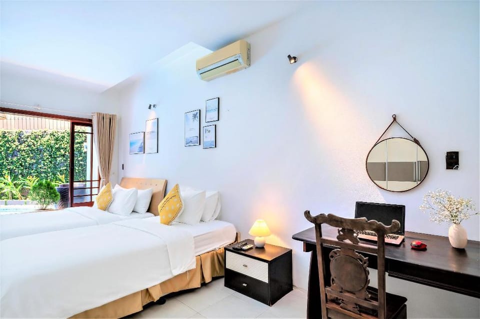 Nami villa - WALK TO BEACH - Private Pool - 6 BR Villa in Da Nang
