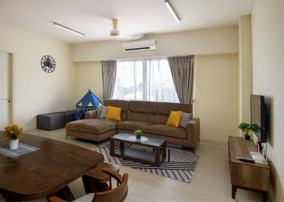 Beachfront@ By The Sea Apartment LV5 Apartment in Batu Ferringhi, Penang, Malaysia