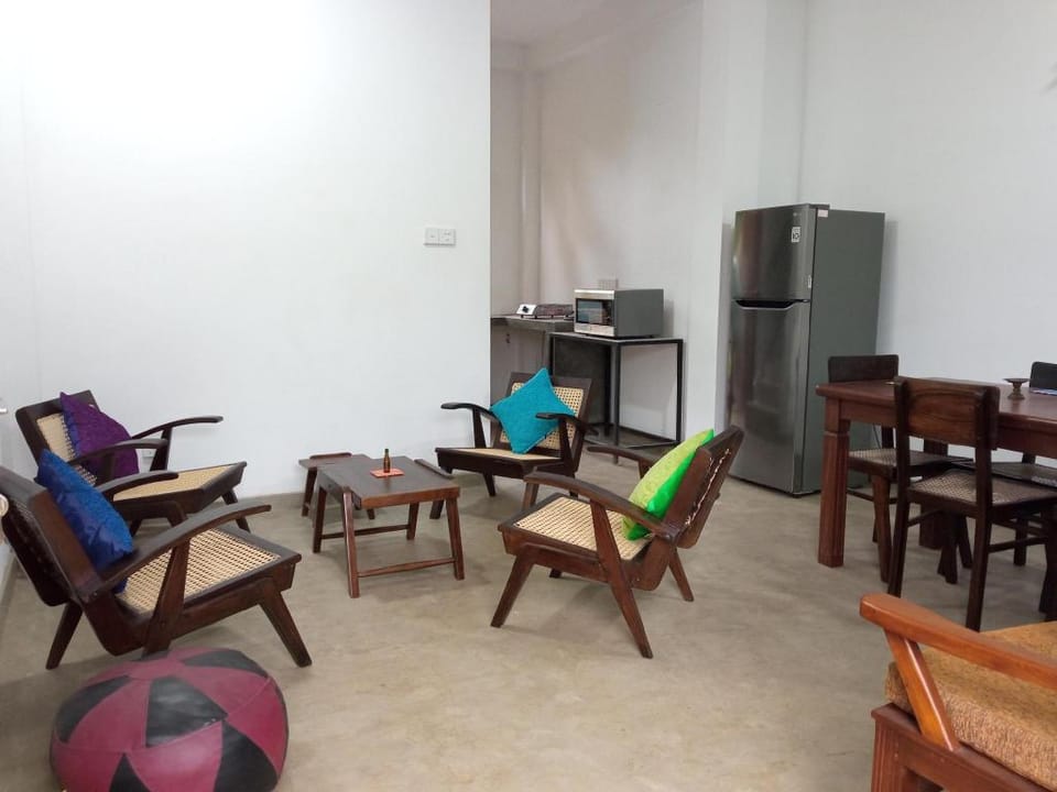 Cheerful 2 bedroom house with free parking Apartment in Dehiwala-Mount Lavinia