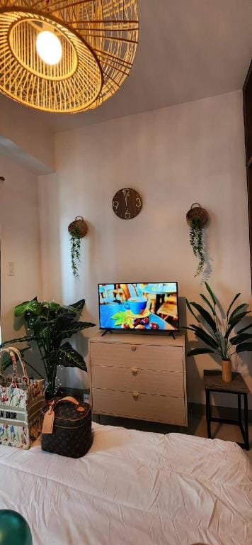 Summer10th Coolsuites Elegant Deluxe Apartment in Tagaytay