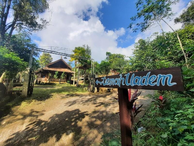 Homestay Kayu Dengan Suasana Pedesaan & Pegunungan Vacation rental in Special Region of Yogyakarta