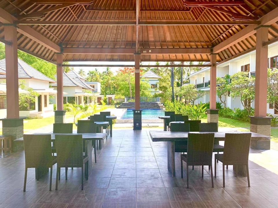 Ariana Beach Resort Amed - Bali Hotel in Abang