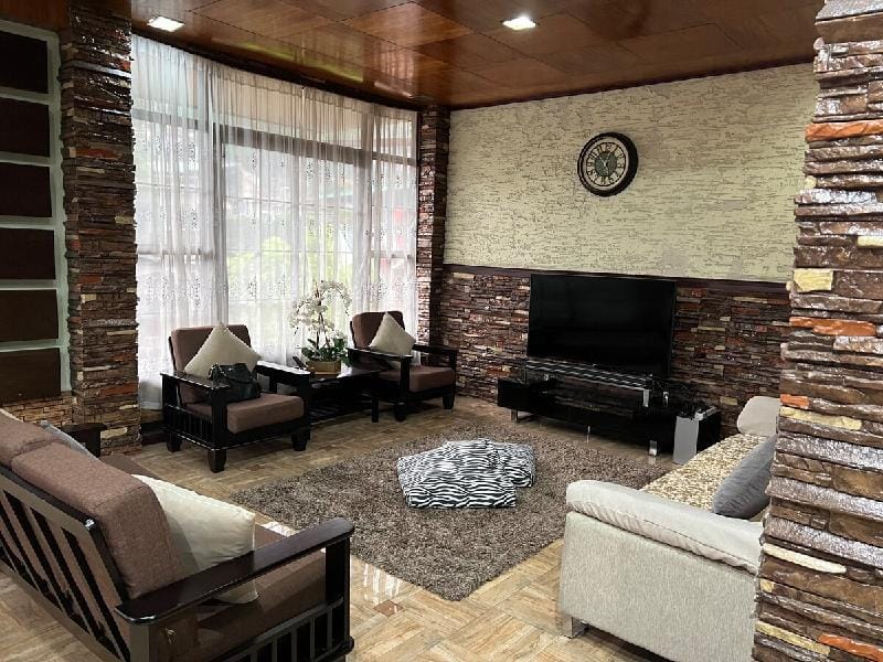Affordable  Baguio- 5 bedrooms Vacation rental in Baguio