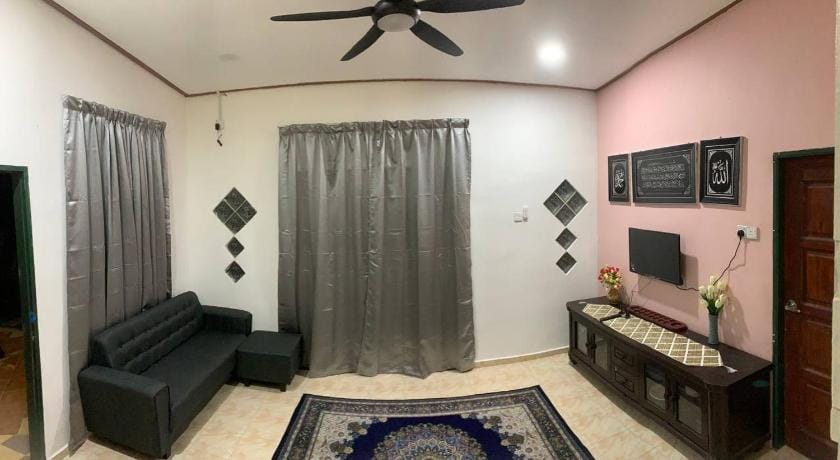 Lavender Homestay Desa Chendering Vacation rental in Terengganu, Malaysia