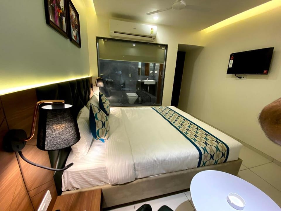 Hotel Unique By Apex Hotel in Vadodara