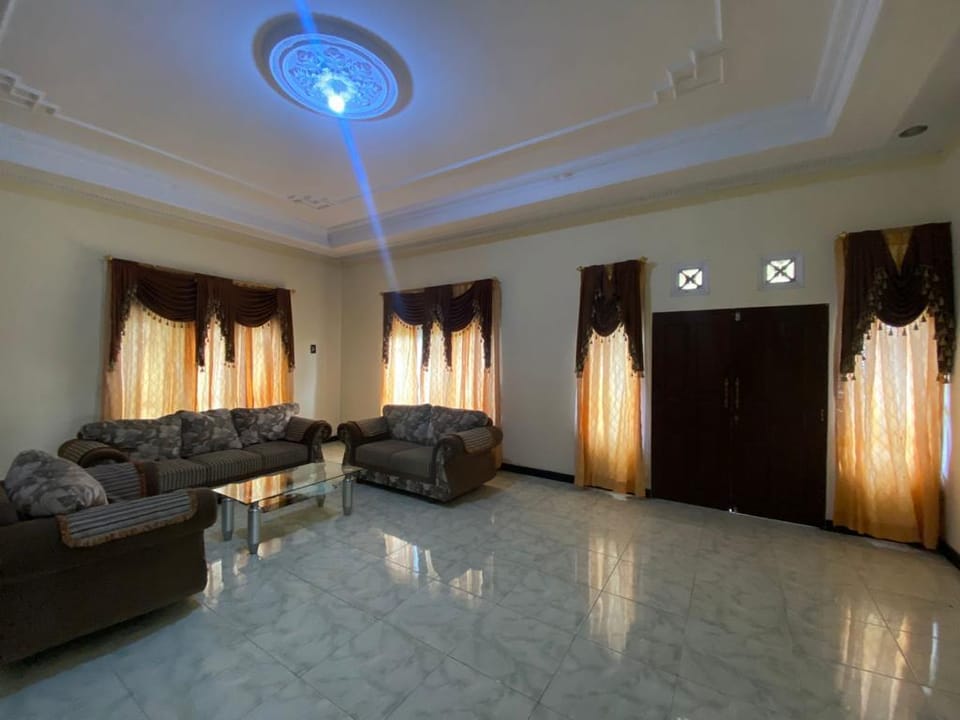 Omah Sawah Homestay by FH Stay - House with 5BR Vacation rental in Special Region of Yogyakarta