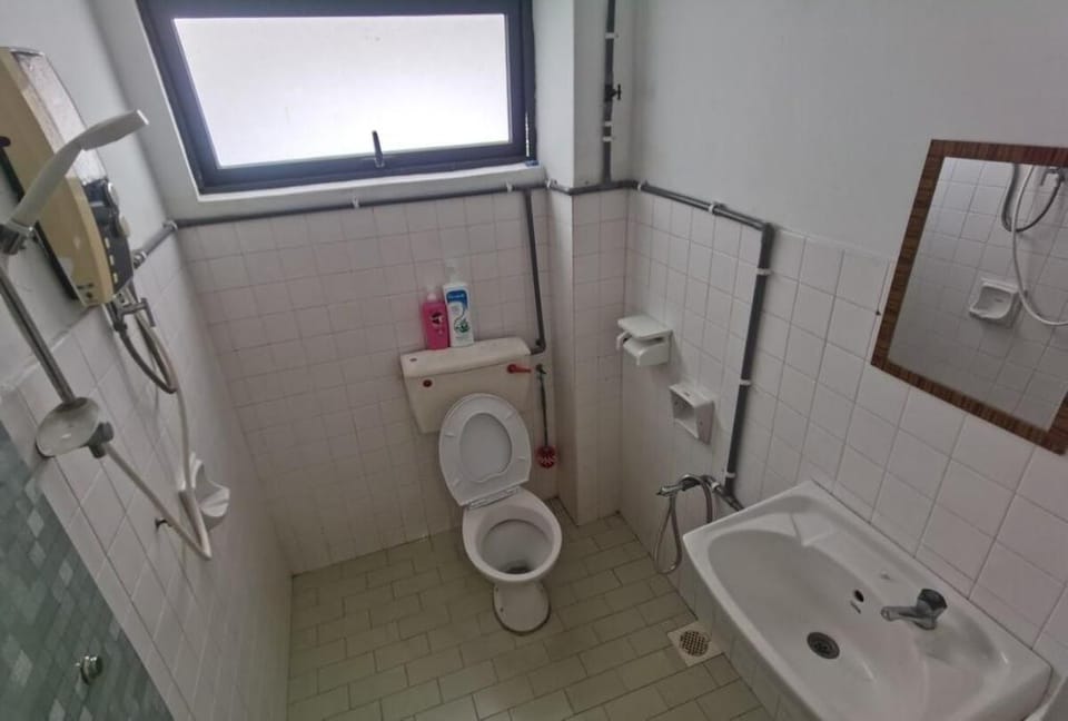 Comfy Sofa & Sleep WIFI Netflix DualParking Landed Vacation rental in Federal Territory of Kuala Lumpur