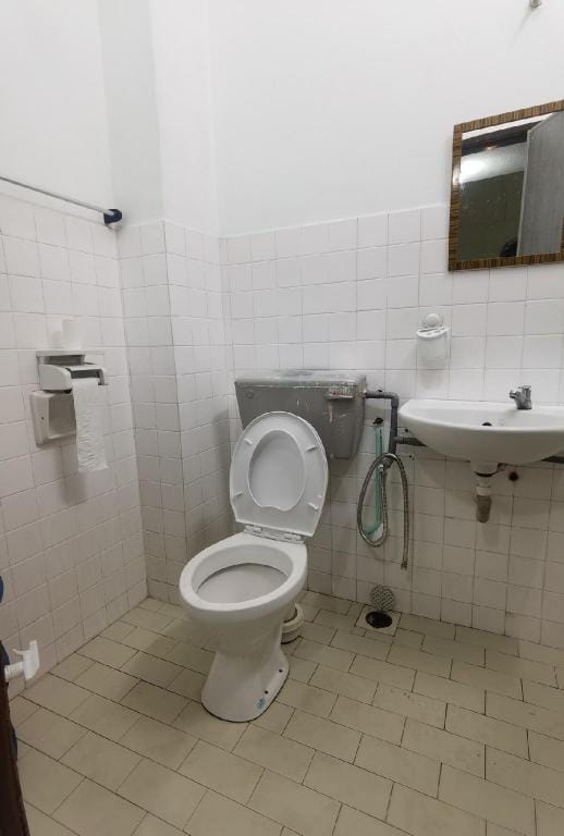 Comfy Sofa & Sleep WIFI Netflix DualParking Landed Vacation rental in Federal Territory of Kuala Lumpur